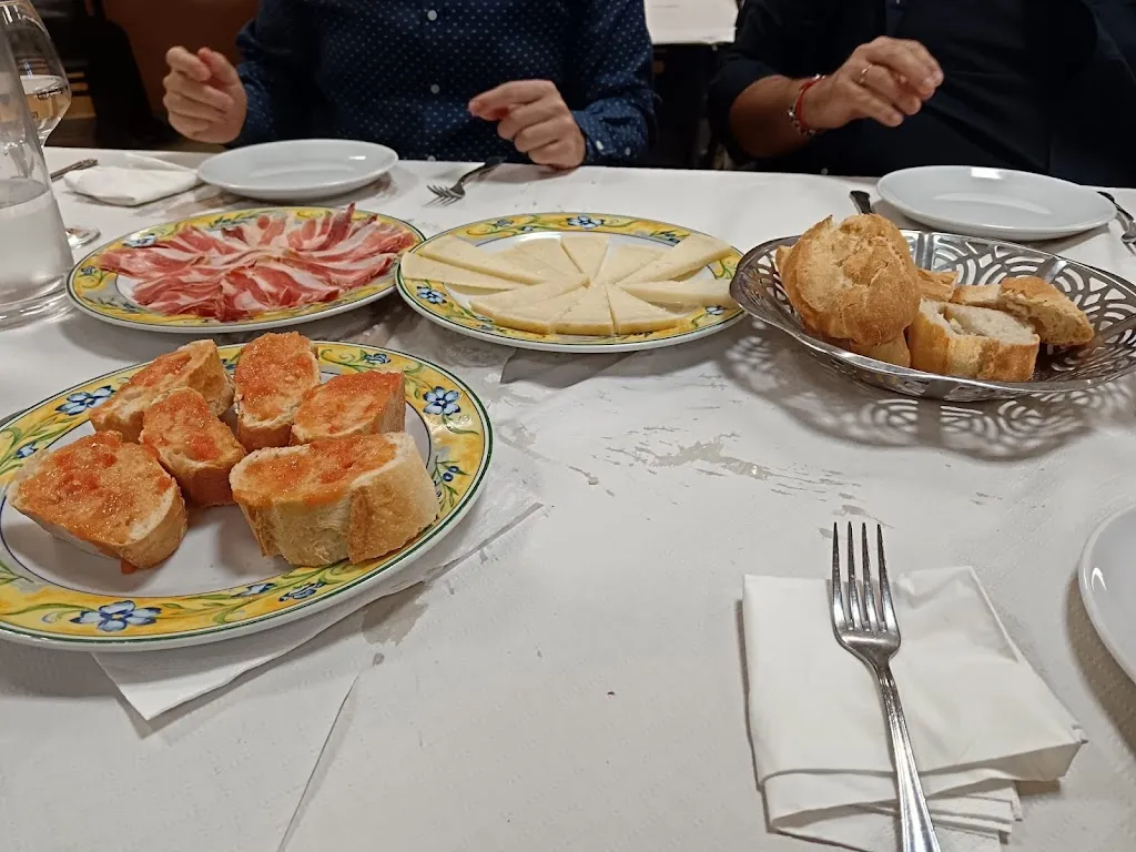 Cris_Mesón de los 20 Platos_Almonacid de la Sierra_review