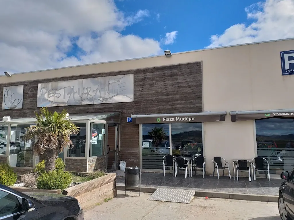 Restaurante Plaza Mudejar. Gasolinera_Badules_slider_image_1