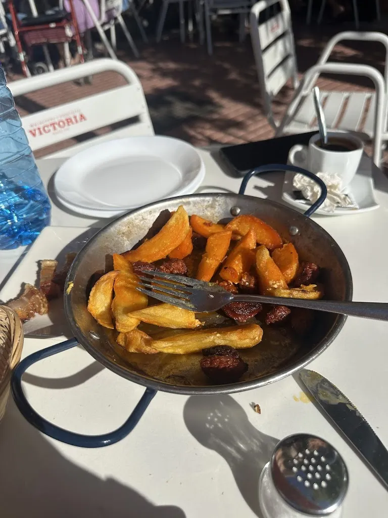 Ioana Trofor_El rincón de las brasas_Balconchán_review