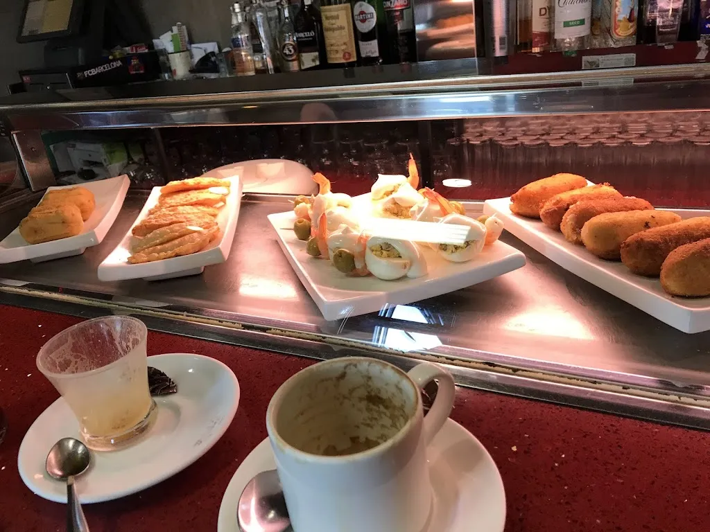 Bar Laura_Bardallur_slider_image_3