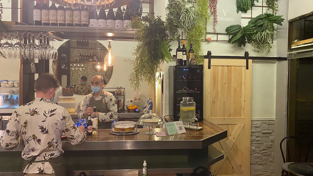 Verdeo Bar restaurant in Berdejo