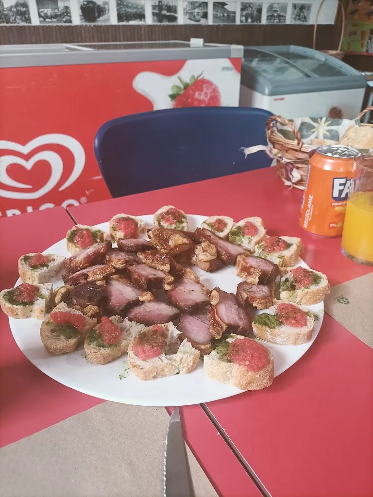 Alexandra_Bar La Antigua Escuela_Bijuesca_recensione