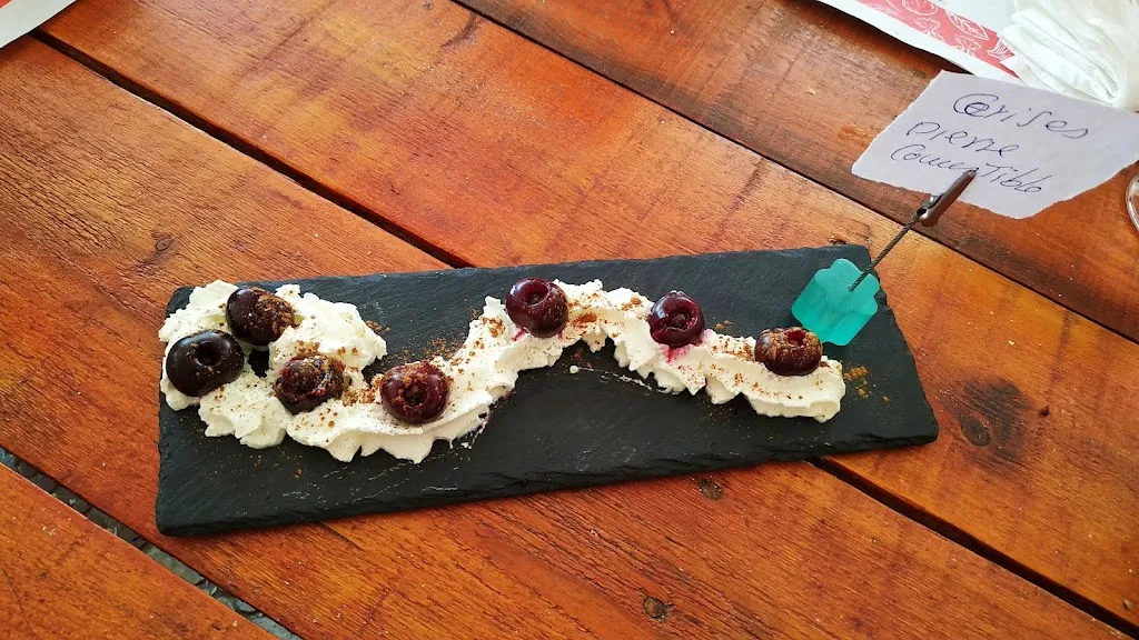 Cyrille POUNTCHEFF_Bar La Antigua Escuela_Bijuesca_recensione