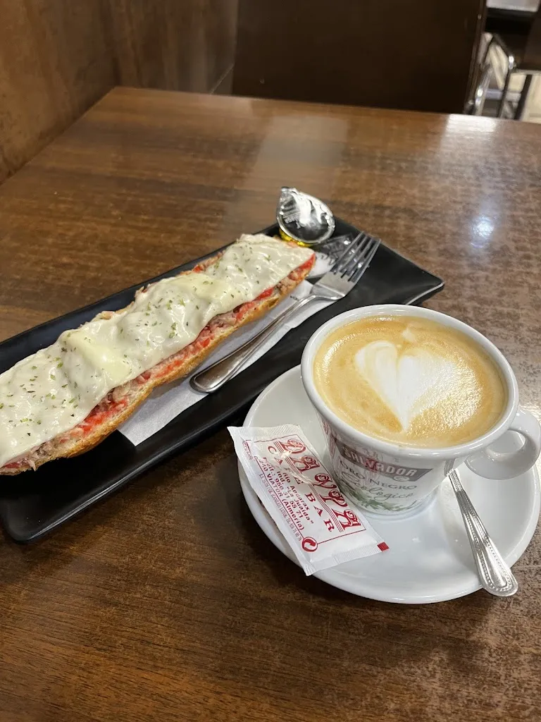 Daypa Café Bar restaurant in Viator