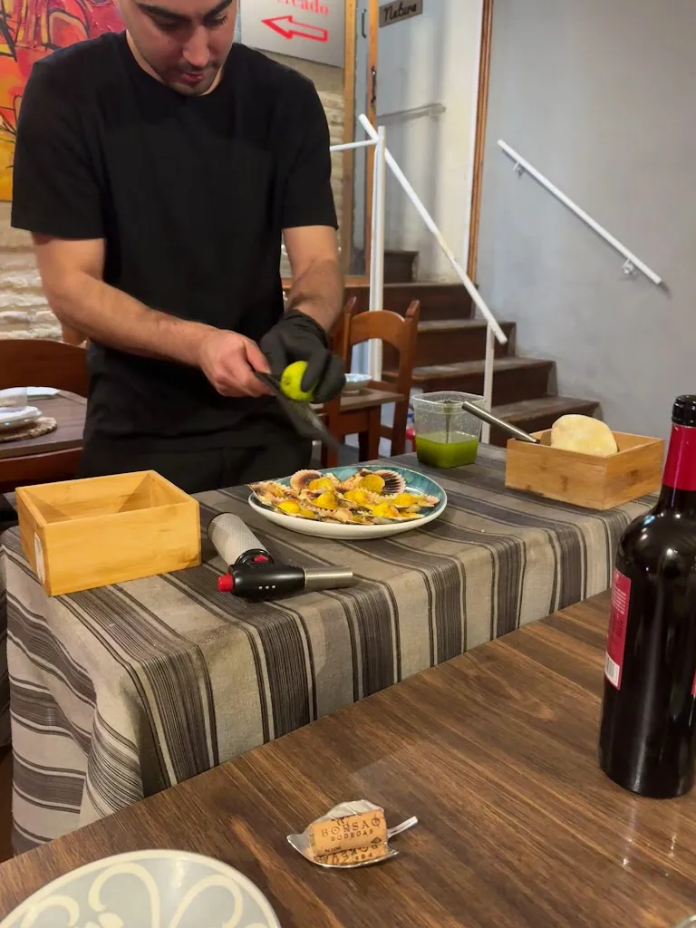 Raúl Del Castillo Cuervo_La Bóveda del Mercado_Bisimbre_review