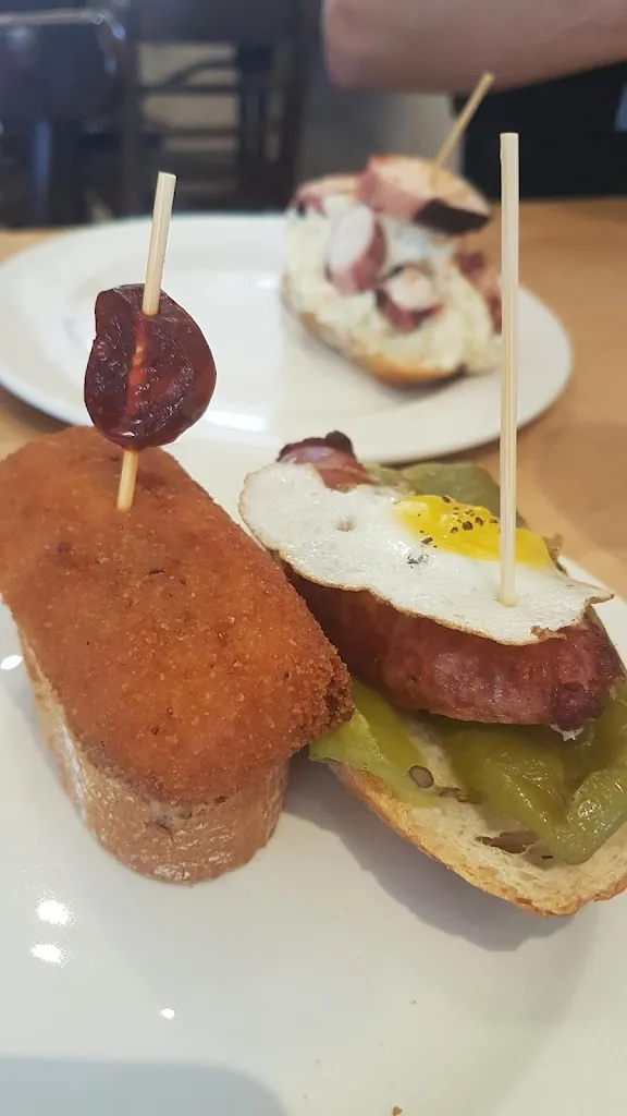 Alex I_Hostal Restaurante Buffet El Español_Bujaraloz_review