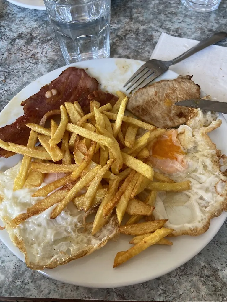 Adriana Balaguer_Bar Flor de Lis_Bujaraloz_recensione