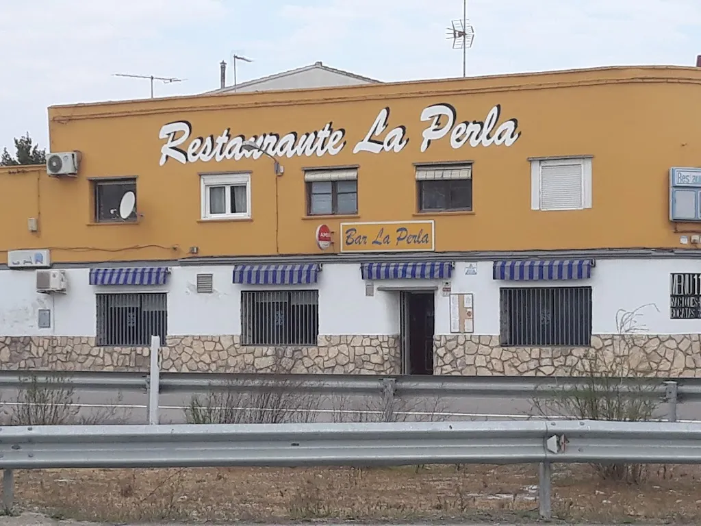 Restaurante la Perla restaurant in Bujaraloz