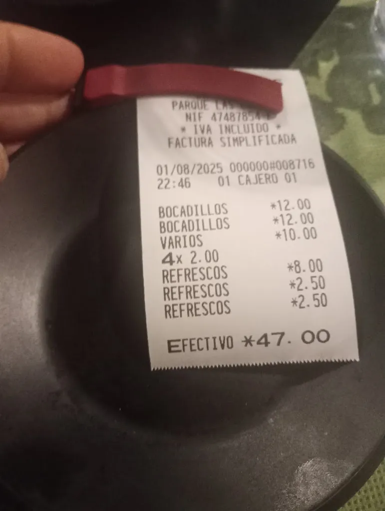 Carlos Martínez_Kiosco Las Colinas_Cadrete_review