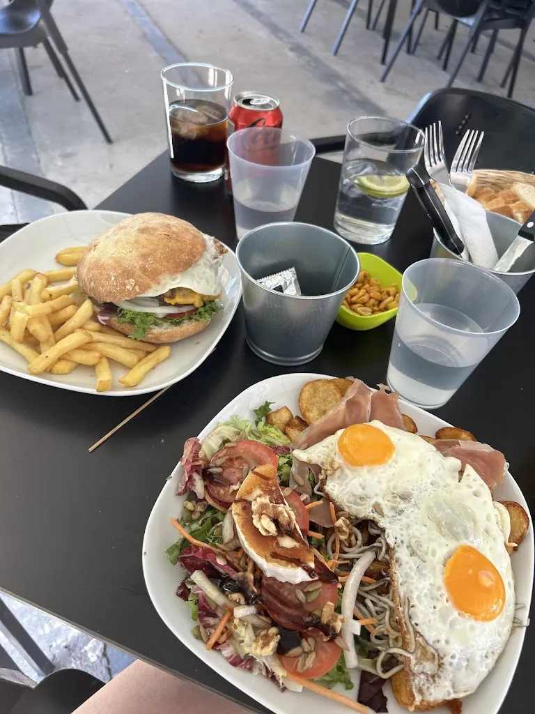 isa buri_Kiosco Las Colinas_Cadrete_review