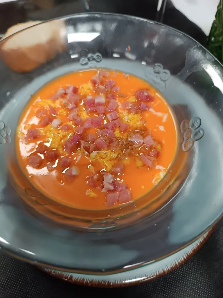 BAR SOCIAL DE CALMARZA. restaurant in Calmarza