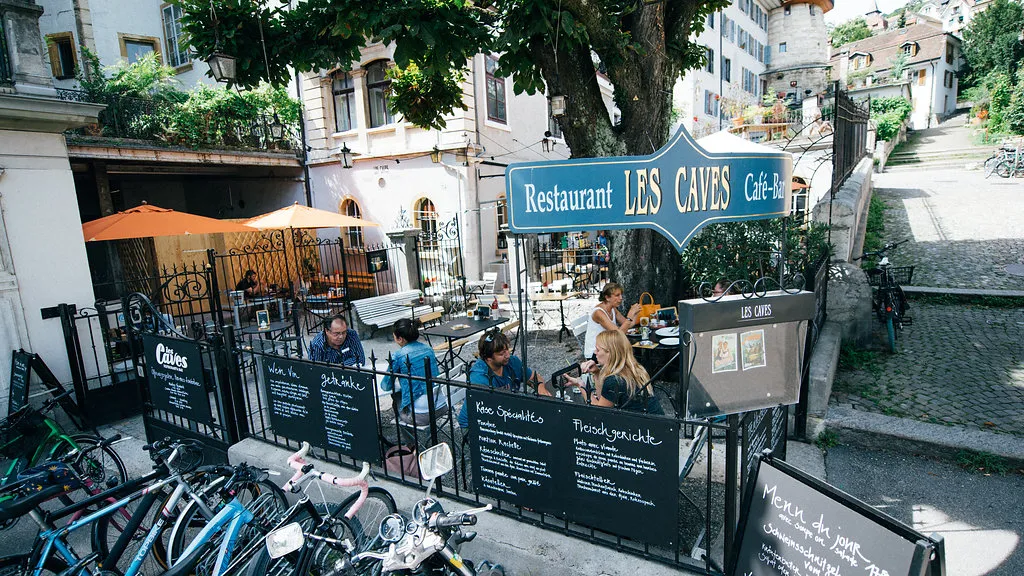 Les Caves_Biel_slider_image_1