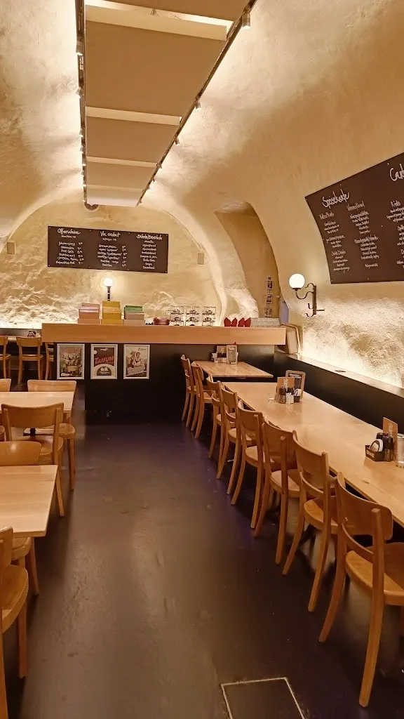 Les Caves_Biel_slider_image_3