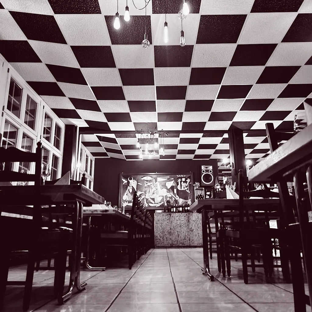 La tapaella restaurant in Biel