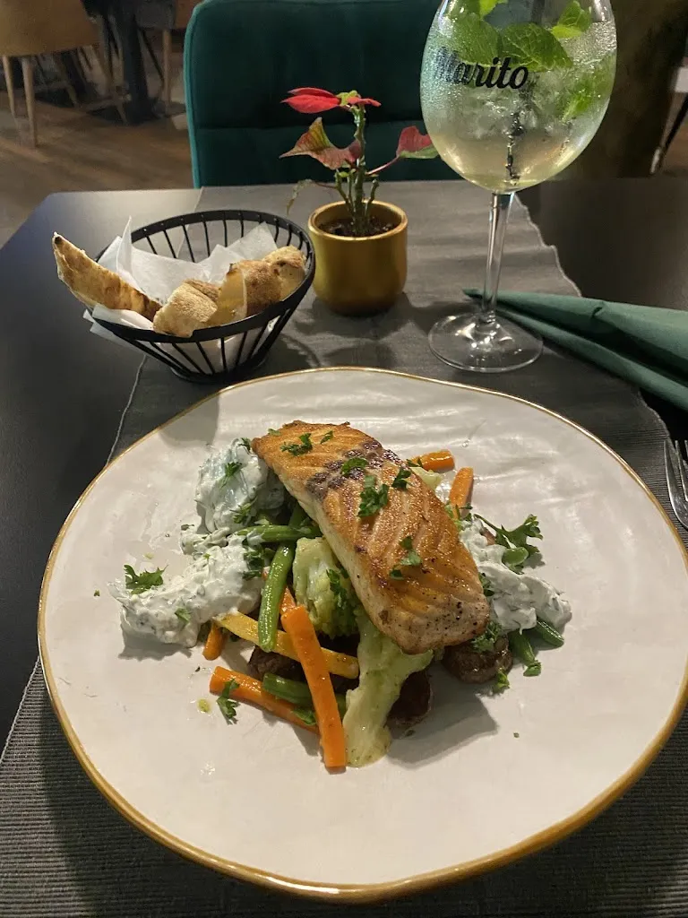 Starr Jewel_Le Time Restaurant Bar_Biel_review