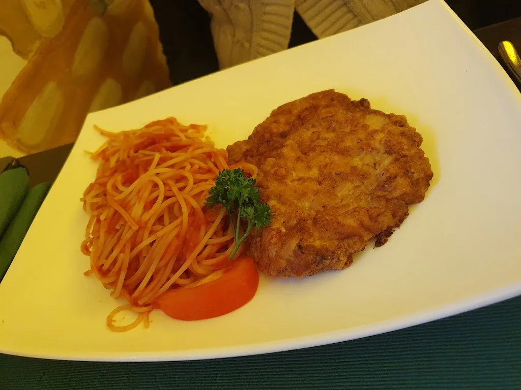 Stéphanie L_Cordon Bleu House_Biel_review