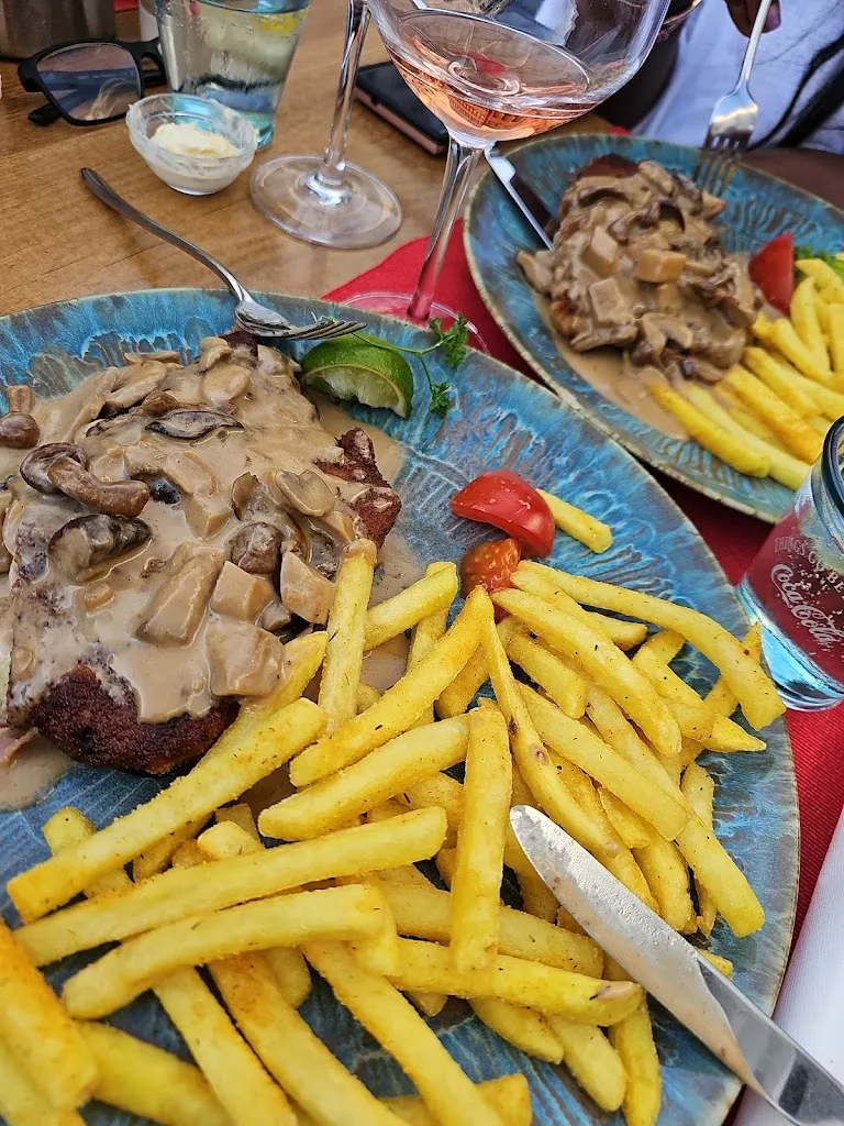 Roland Buck_Cordon Bleu House_Biel_review