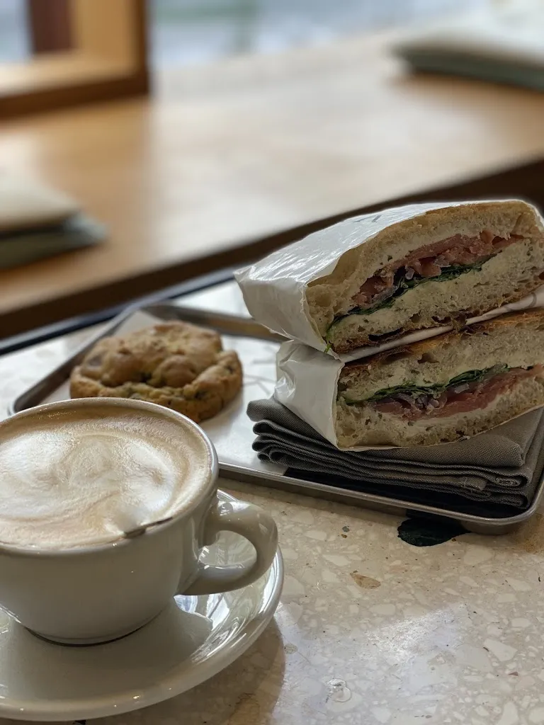 Amber Martiel_OAK Biel_Biel_review