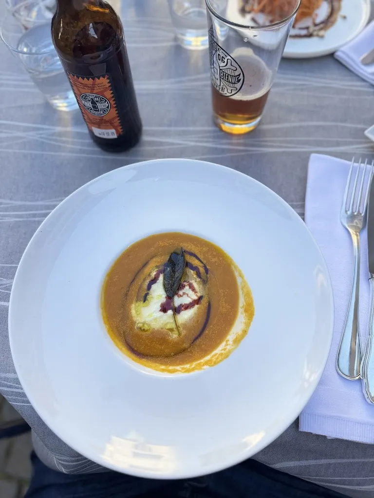 Jerome Benacloche_Casa Loa im Pfauen_Biel_review