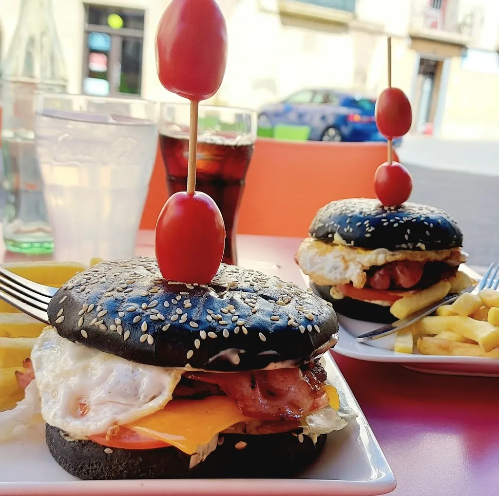 Shouting Wallflower_Flor de Luna_Caspe_review