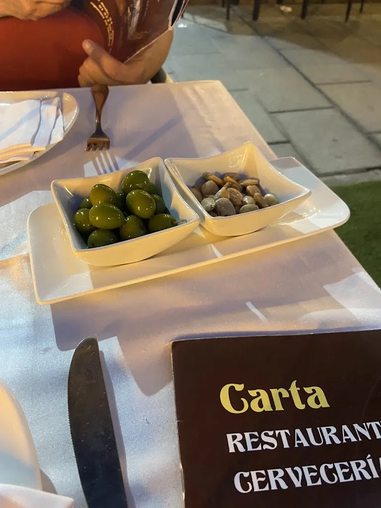 Leigh Thrives_La Comarca de Aliste_Cinco Olivas_review