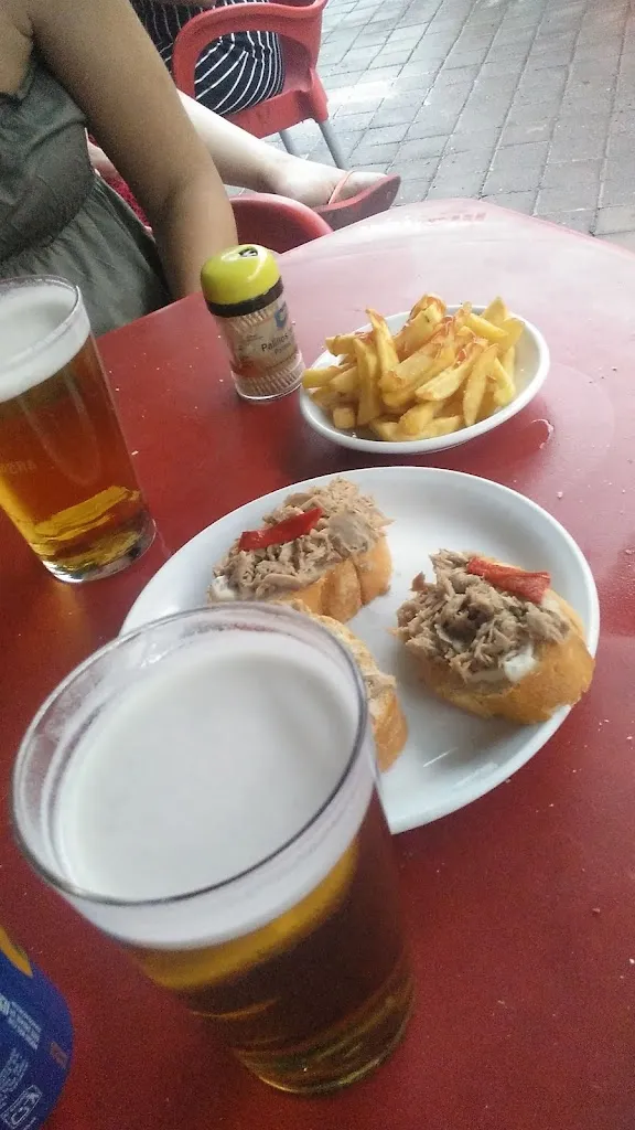 Los Olivos Cafetería-Restaurante_Cinco Olivas_slider_image_2