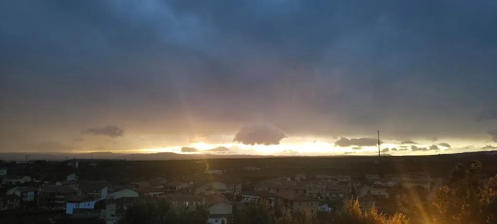 Mikel Cañete_HOSTEL EL CASTILLO_Clarés de Ribota_review