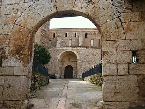 HOSTEL EL CASTILLO restaurant in Clarés de Ribota