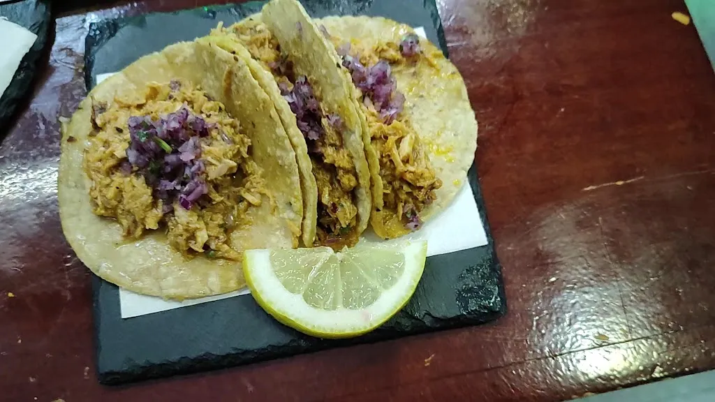 Restaurante El burro con tacos_Cetina_slider_image_2