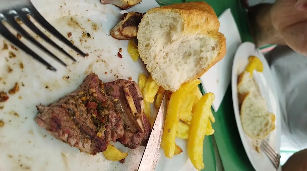 Johnny Rojas Z_Pollo Al Carbón_Cetina_review