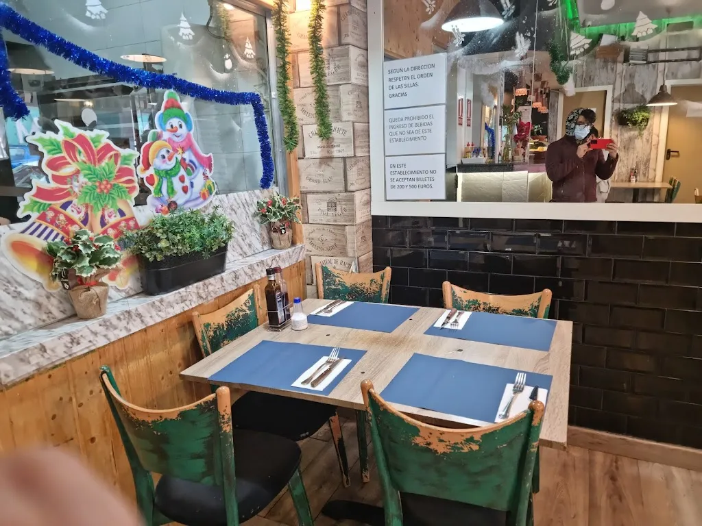 Pollo Al Carbón_Cetina_slider_image_1