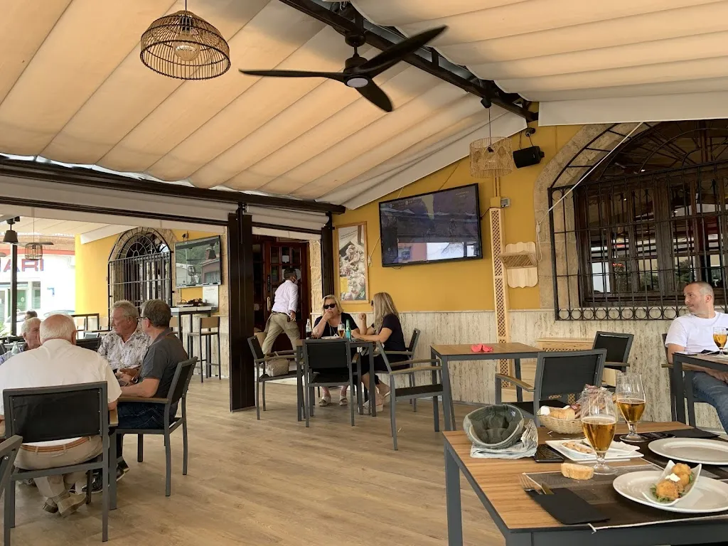 Leandro G._Ganimedes café-restaurante_Vélez-Rubio_review