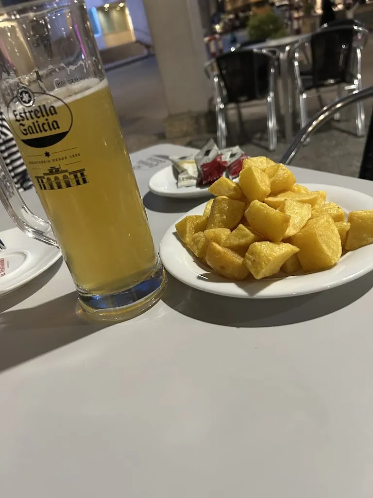 Ana Ines Rodriguez_Nero_Cuarte de Huerva_review