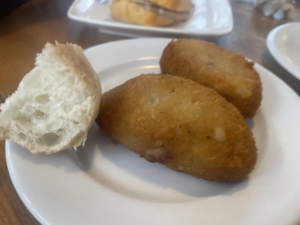 Angie C._Nero_Cuarte de Huerva_review