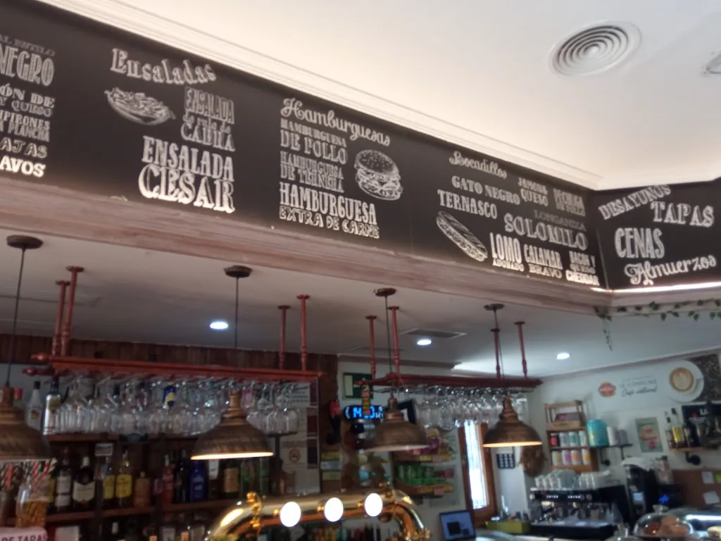 Javier Ramo Sanjuán_Gato Negro Bar_Épila_review