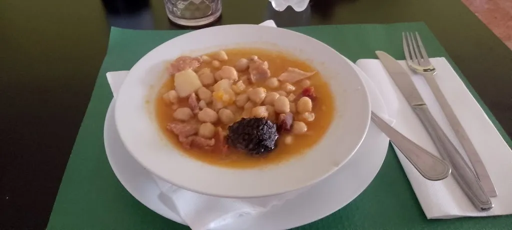 kian Caron_Bar Restaurante El Tonel_Escatrón_review