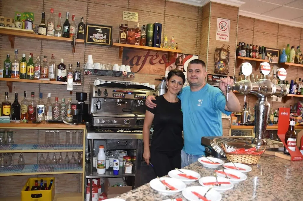 Tropical 2 restaurant in Fabara