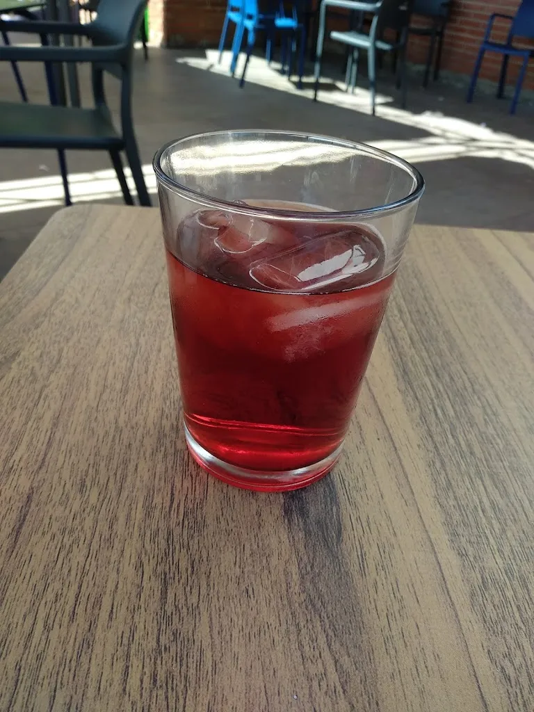 Letizia Bregel_Nuevo Bar Pabellón Figueruelas_Figueruelas_review