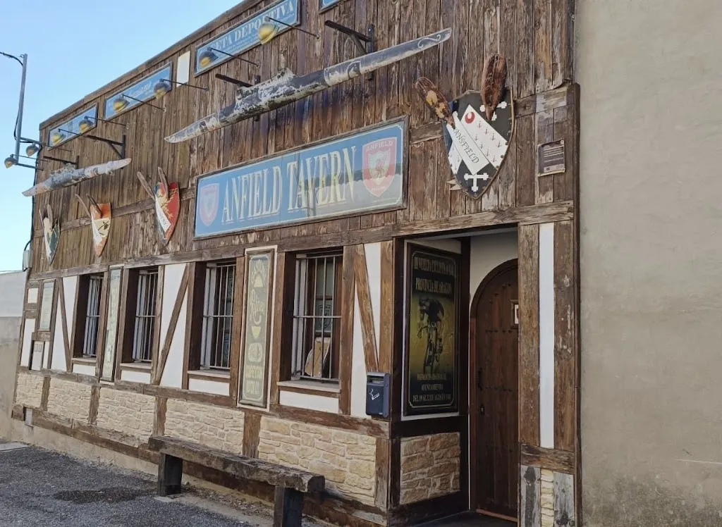 Raúl Piracés (piraces)_Anfield Tavern_Fayón_review