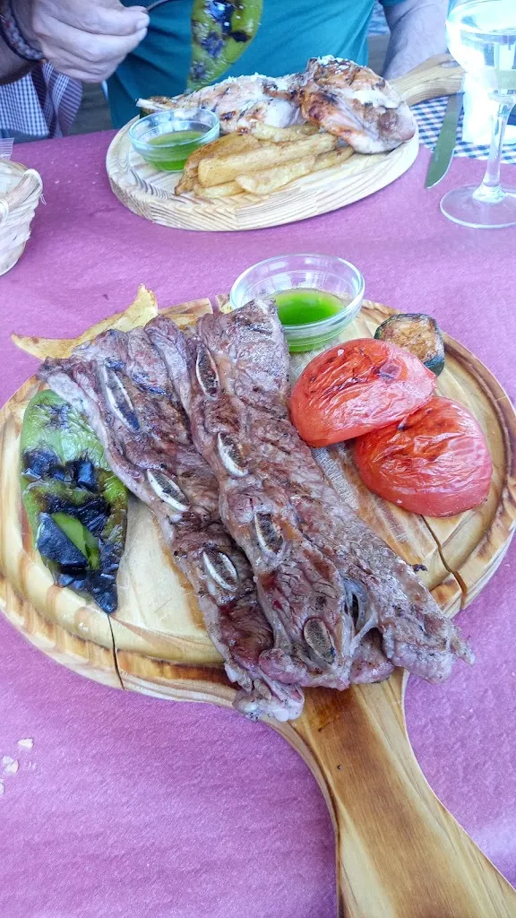 Santiago Sanchez_Bar restaurante las piscinas_Ejea de los Caballeros_review