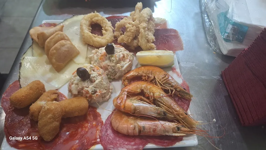 Bar restaurante las piscinas_Ejea de los Caballeros_slider_image_1