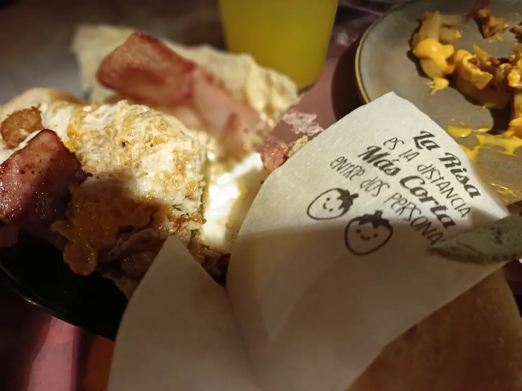 Abraham Nicolau_Café Bistró_Ejea de los Caballeros_review