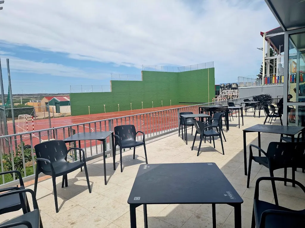 Bar Piscinas Municipales Fuendejalon restaurant in Fuendejalón