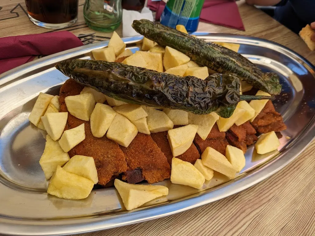 Gastrobar Las Escuelas_Gallocanta_slider_image_3