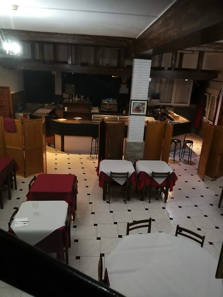 georgeSophia henderson_Hostal Restaurante El Patio_Fuentes de Ebro_review