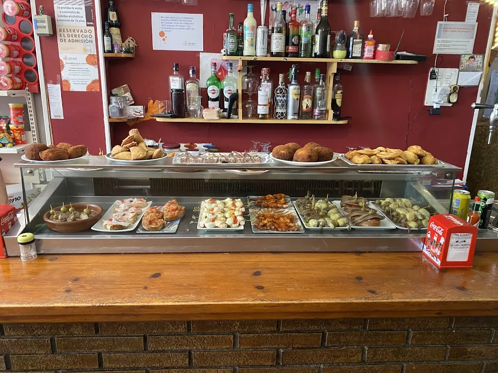 CAFÉ-BAR El Mesón. restaurant in Herrera de los Navarros