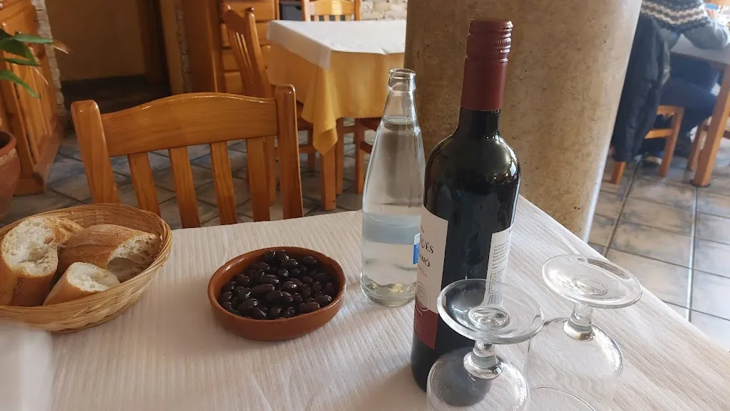 Fernando Gomez Guerrero_Bar Restaurante Avenida_Herrera de los Navarros_review