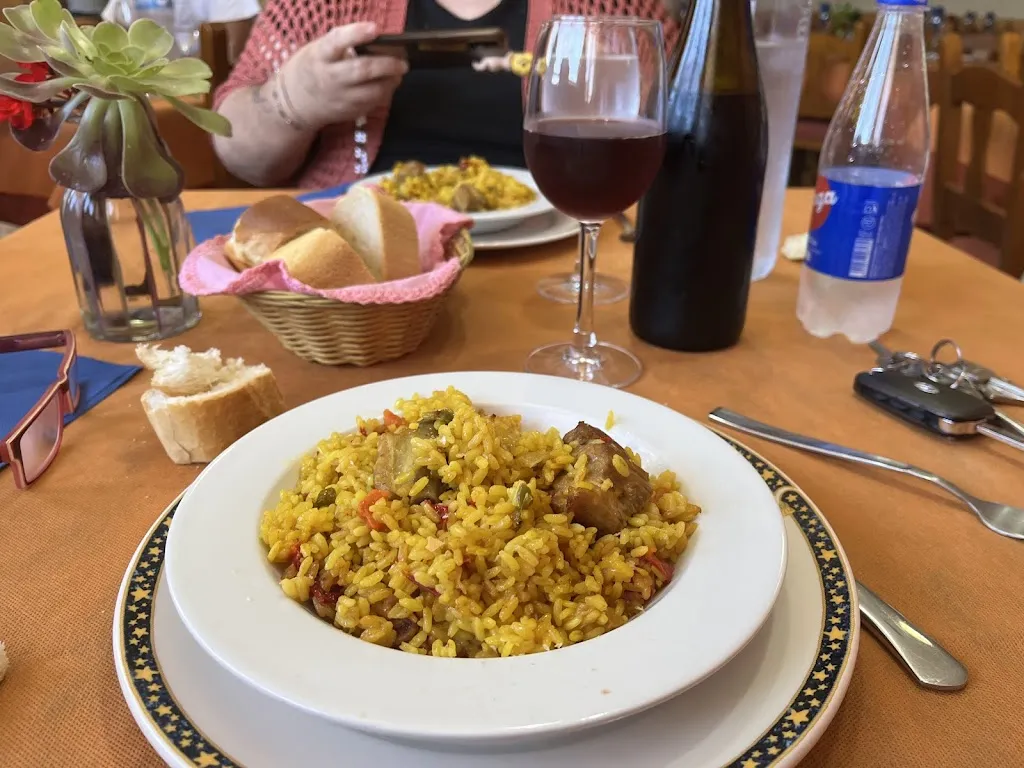 ANA ISABEL ROMAN SANCHO_Fonda Esther_Illueca_review