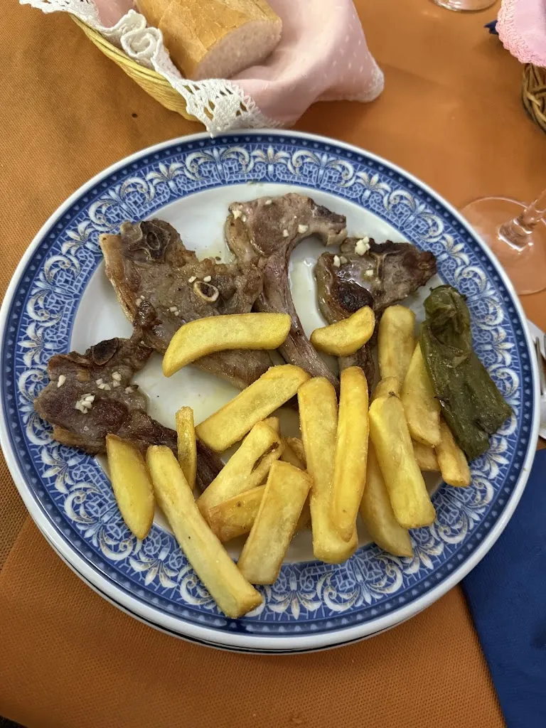 Nerea Gallego aramburo_Fonda Esther_Illueca_review