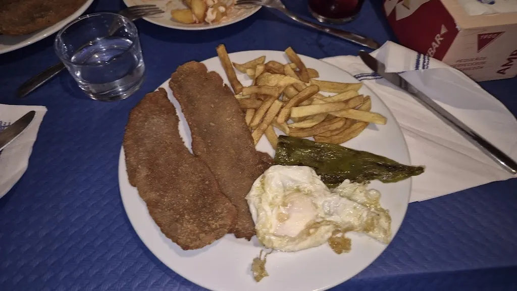 Azu Blasco_Cafetería Pizzeria La Plaza_Illueca_review